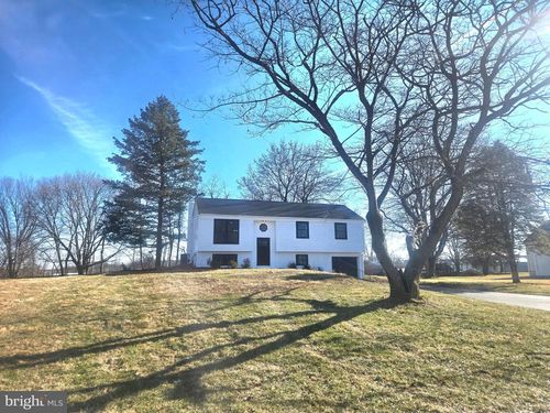 102 Valley Green Dr, COATESVILLE, PA, 19320-1196 | Card Image