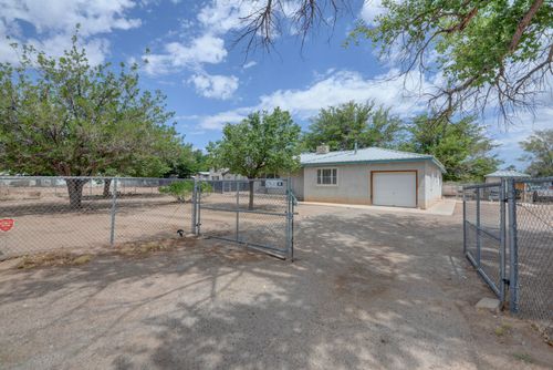 2323 Metzgar Road Sw, Albuquerque, NM, 87105 | Card Image