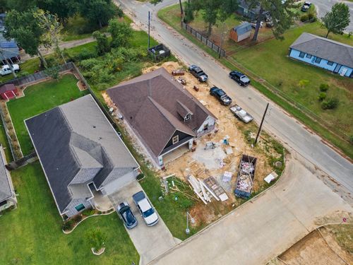 300 Long Leaf St, Silsbee, TX, 77656-1216 | Card Image