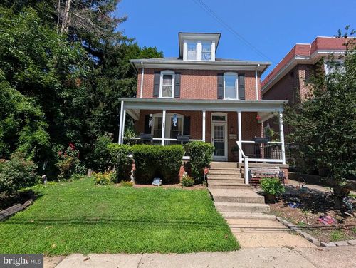 33 Centre Ave, Norristown, PA, 19403-3217 | Card Image