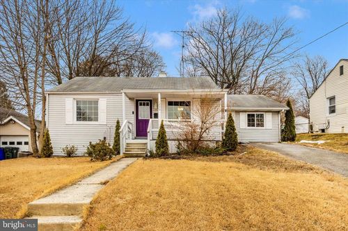 1230 Crescent Rd, HAGERSTOWN, MD, 21742-3021 | Card Image