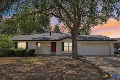 3205 Skylark Dr, Austin, TX, 78757-2038 | Card Image