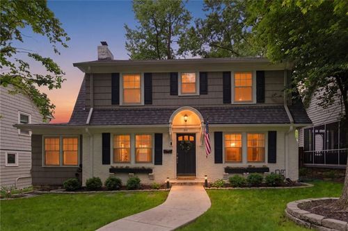 301 E 68th Ter, Kansas City, MO, 64113-2457 | Card Image