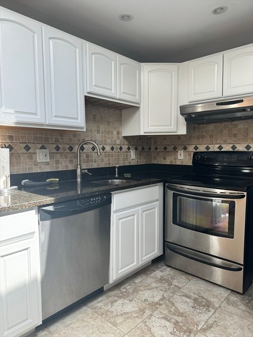 apt-16-30 Chester St, Somerville, MA, 02144-3028 | Card Image