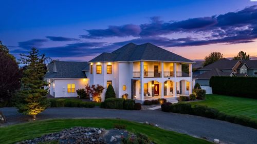 5601 Glenbrook Loop, West Richland, WA, 99353 | Card Image