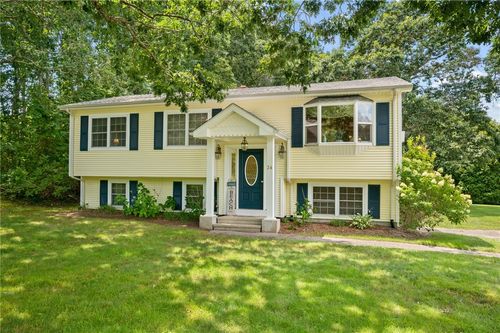 24 Quannacut Rd, Westerly, RI, 02891-4038 | Card Image