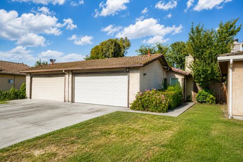 8888 Fox Creek Drive, Stockton, CA, 95210 | Card Image