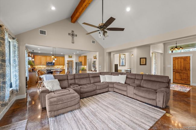 122 Twisting Oak Ct, House other with 4 bedrooms, 3 bathrooms and null parking in Pipe Creek TX | Image 14