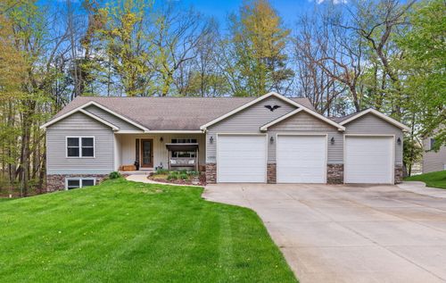 11033 Sandy Oak Trl, Cedar Springs, MI, 49319-9238 | Card Image