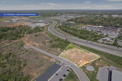 121 Merchants Blvd, CLARKSVILLE, TN, 37040-1411 | Card Image