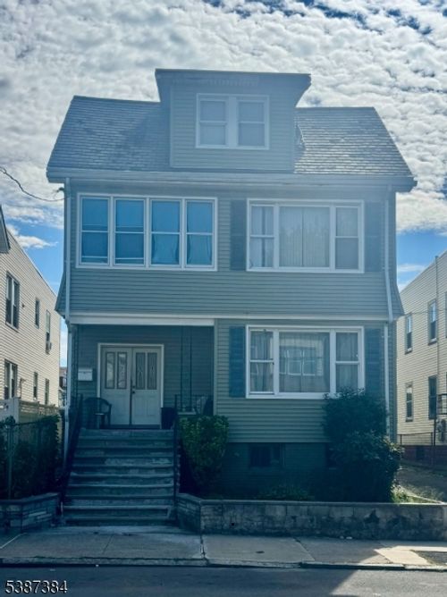 176 Hobson St, Newark, NJ, 07112-1324 | Card Image