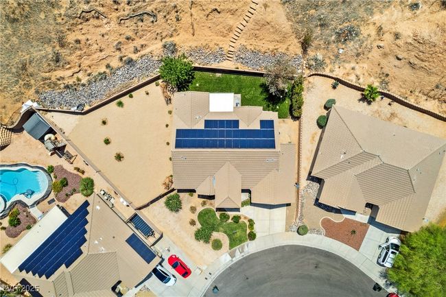 Aerial view of a pool | Image 44