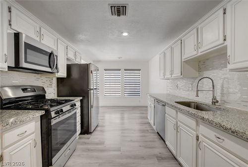 4049 Chalfont Ct, Las Vegas, NV, 89121-4852 | Card Image