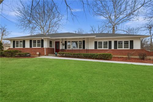 401 James St, Harrisonville, MO, 64701-2715 | Card Image