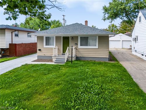 15909 Bryce Ave, Cleveland, OH, 44128-3237 | Card Image