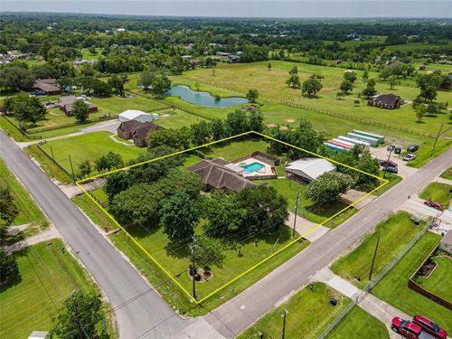 15631 Fir Rd, Santa Fe, TX, 77517-2713 | Card Image