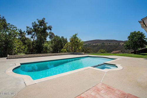 2668 Valencia Cir, Thousand Oaks, CA, 91360-1329 | Card Image