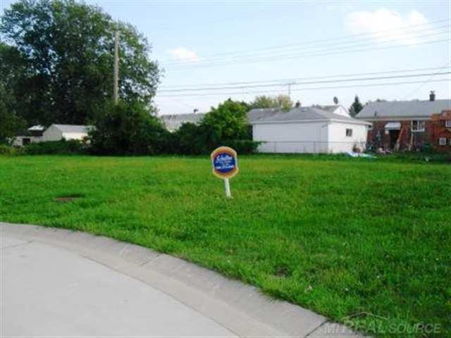 Marlow Pl, Roseville, MI 48066