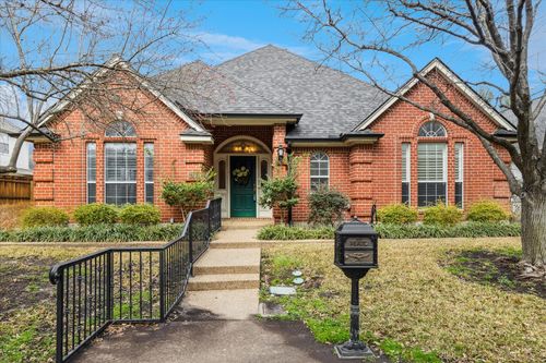 2848 Oakbriar Trl, Fort Worth, TX, 76109-5563 | Card Image