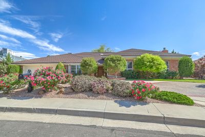 7604 American Heritage Drive Ne, House other with 4 bedrooms, 1 bathrooms and null parking in Albuquerque NM | Image 2