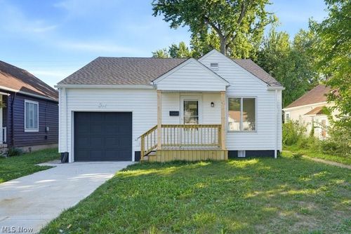 18605 Parkmount Ave, Cleveland, OH, 44135-4047 | Card Image
