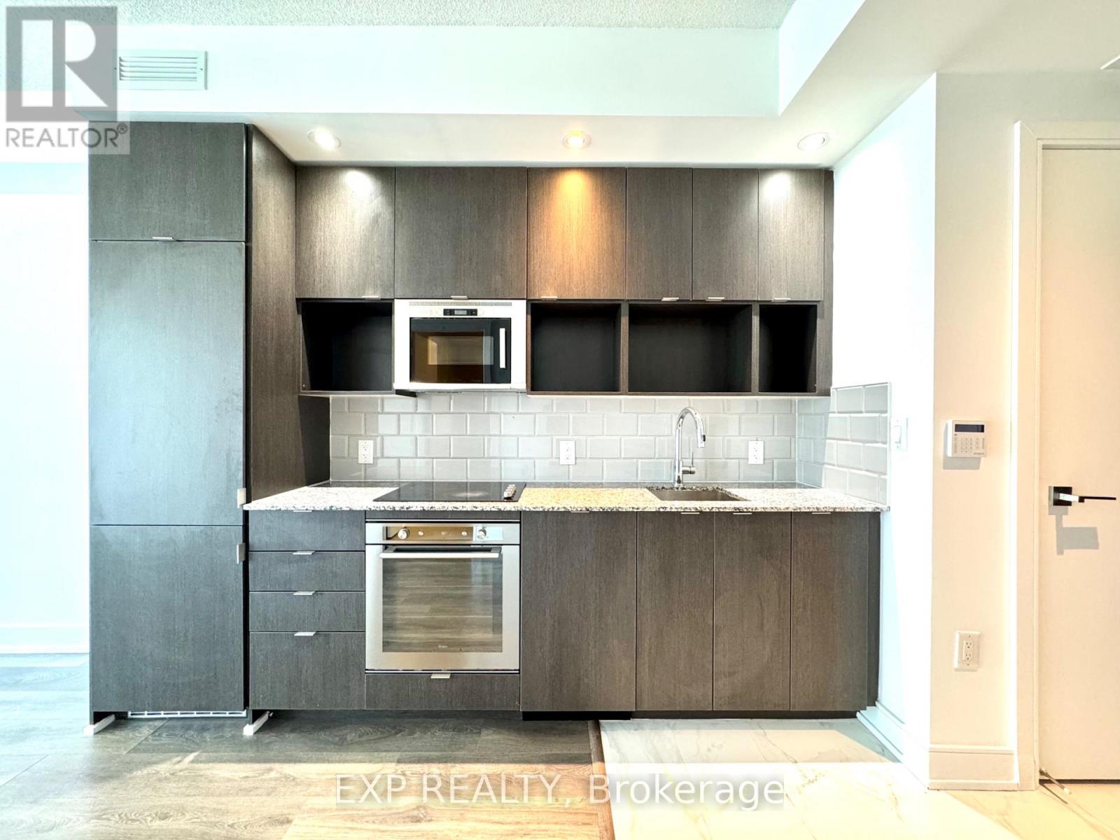 Residential Lease in Toronto (Church-Yonge Corridor) 4