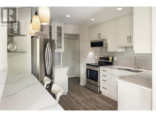 302-727 Houghton Rd, Kelowna, BC, V1X7J7 | Card Image
