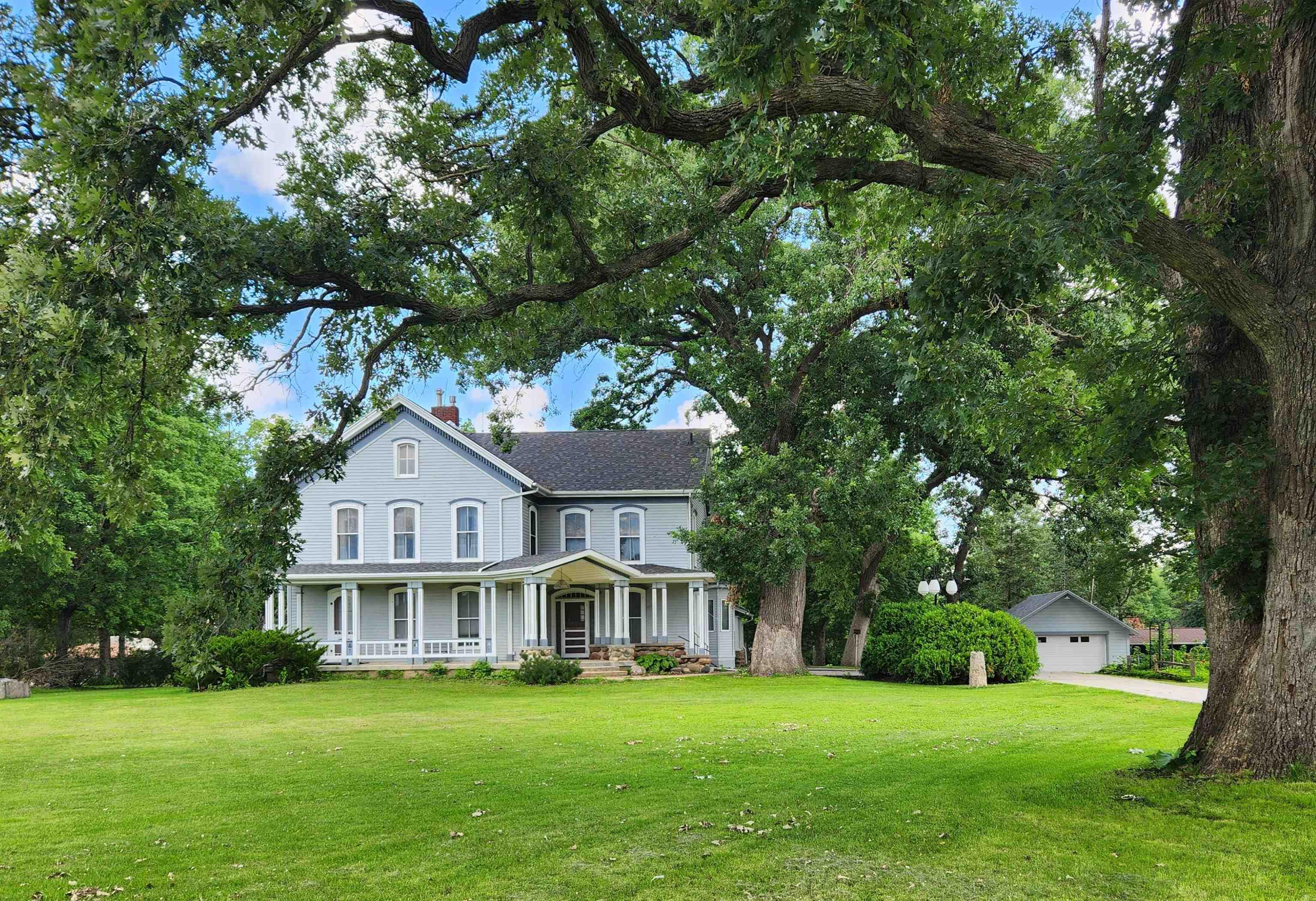 University Ave, Cedar Falls, IA 50613