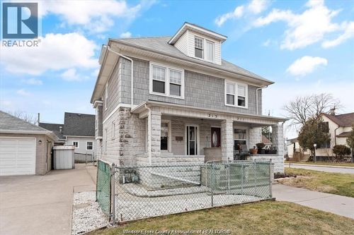 215 Pierre Ave, Windsor, ON, N9A2J6 | Card Image