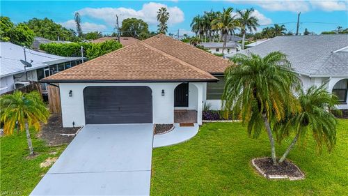 758 105th Ave N, NAPLES, FL, 34108-1842 | Card Image