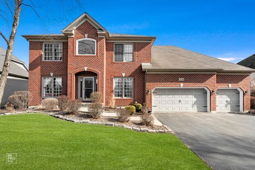 2220 Brookwood Dr, South Elgin, IL, 60177-3233 | Card Image