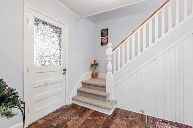 58 Main St N, House attached with 3 bedrooms, 1 bathrooms and 2 parking in Newmarket ON | Image 5