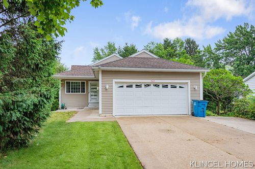 340 Lake Ave, Spring Lake, MI, 49456-2429 | Card Image