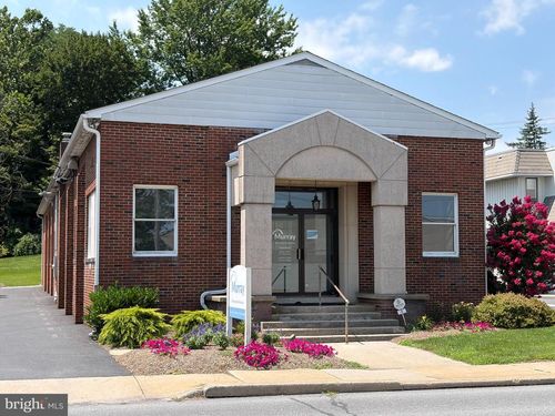 6 S Church St, QUARRYVILLE, PA, 17566-1235 | Card Image