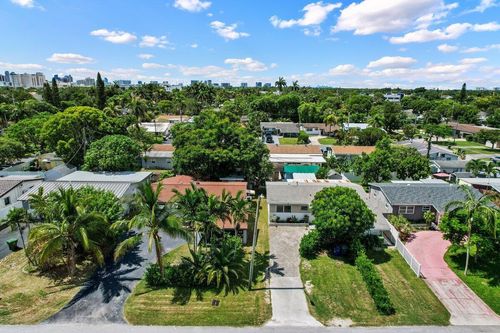 309 Sw 7th St, Hallandale Beach, FL, 33009-7011 | Card Image