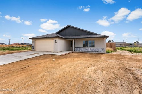 7270 Poppy Blvd, California City, CA, 93505-4917 | Card Image