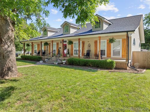 722 N Oak St, Pauls Valley, OK, 73075-1205 | Card Image