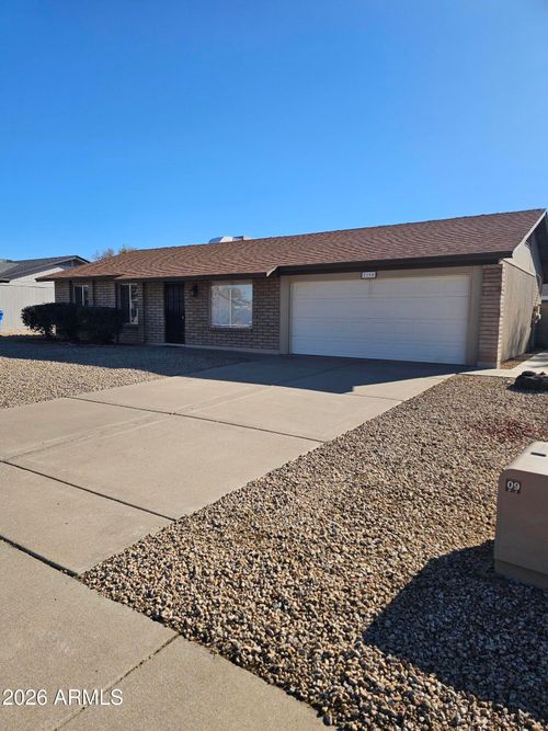 2155 W Wickieup Ln, Phoenix, AZ, 85027-4116 | Card Image