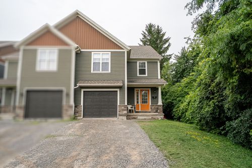 607 1st Ave, Welland, ON, L3C1Z2 | Card Image