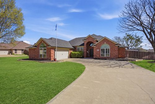 3115 Walnut Creek Pkwy, Granbury, TX, 76049-7916 | Card Image