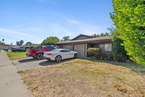 4124 Greenlawn Way, North Highlands, CA, 95660-5412 | Card Image