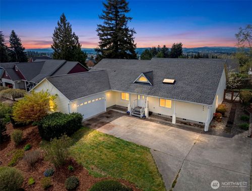 1613 Winterwood Dr, Centralia, WA, 98531-9136 | Card Image