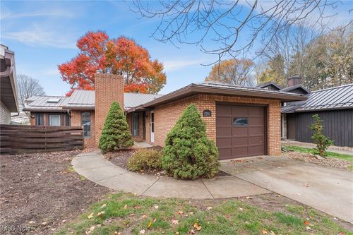 1790 Pine Cove Dr, Wooster, OH, 44691-2566 | Card Image