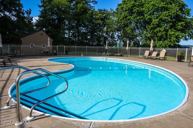 Outdoor Pool | Image 32