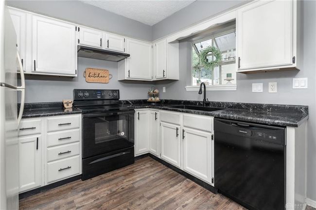 3163 Gracemore Ave, Condo with 2 bedrooms, 3 bathrooms and null parking in Kettering OH | Image 12