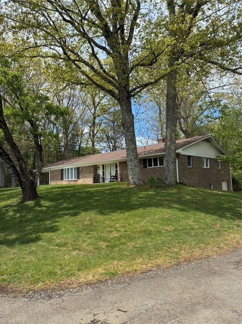 351 Little River Dr, Sparta, NC, 28675-9656 | Card Image