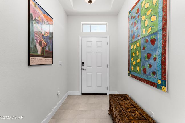 Bright Foyer | Image 7