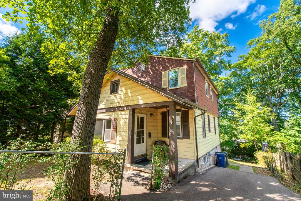 Edge Hill Rd, Glenside, PA 19038