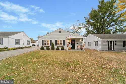 68 Florence Ave, ASTON, PA, 19014-2102 | Card Image