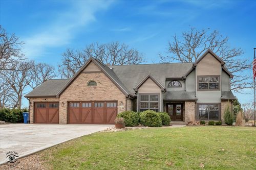 11503 Ellwood Greens Rd, Genoa, IL, 60135-8138 | Card Image